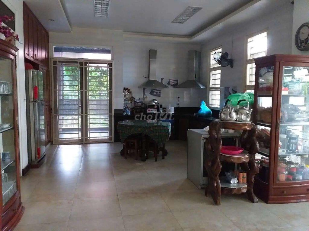 Biệt thự khủng 1080m2 ( 25m x 45m) Mặt tiền Đường Lê Thị Riêng