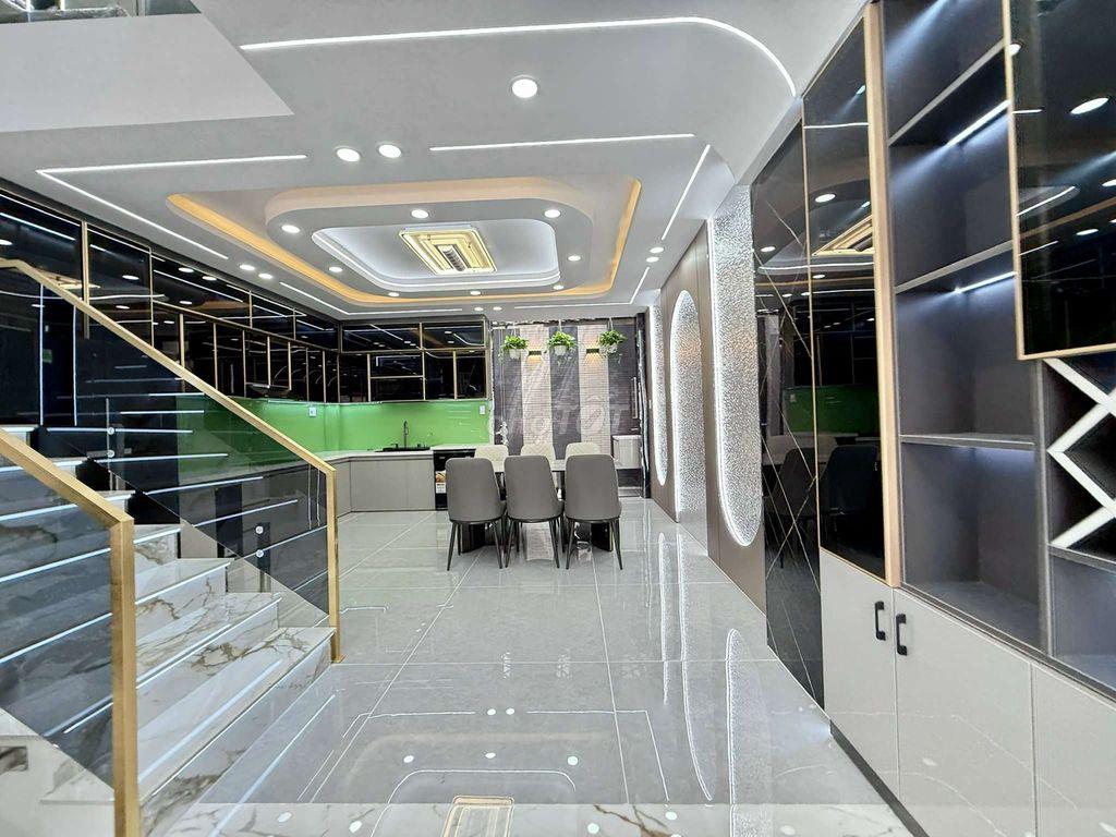 Siiêu Phẩm Ngang 4,5M Xây 4 Tầng Ô Thang Máy. Đ.Song Hành.Trung Chánh