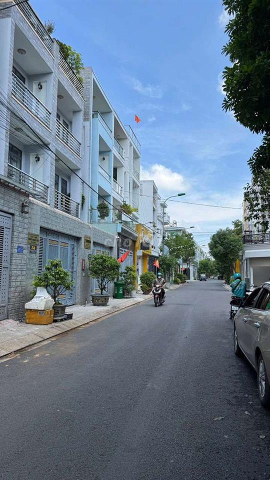 Nhà Phố 7m x 18m. 3 Tầng View Công Viên KDC VIP Hiệp Thành city
