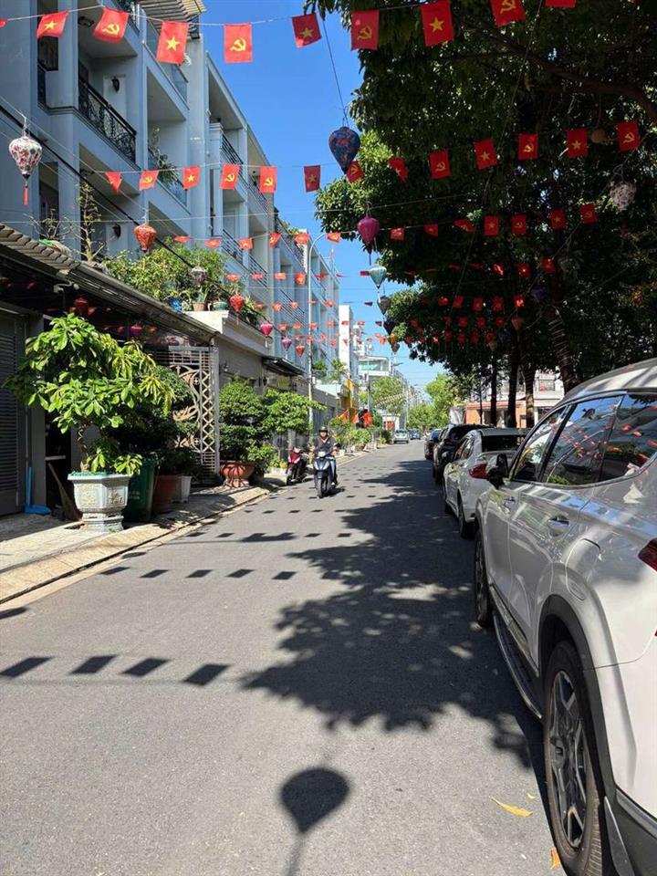 Nhà Phố 7m x 18m. 3 Tầng View Công Viên KDC VIP Hiệp Thành city