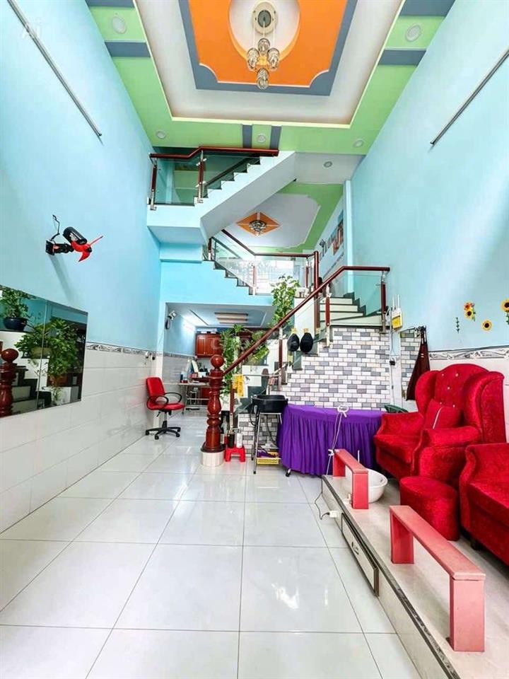 Nhỉnh 4 tỷ xíu Nhà Phố 1 Lửng 1 Lầu 1/ Hẻm nhựa 6m thông TCH 26