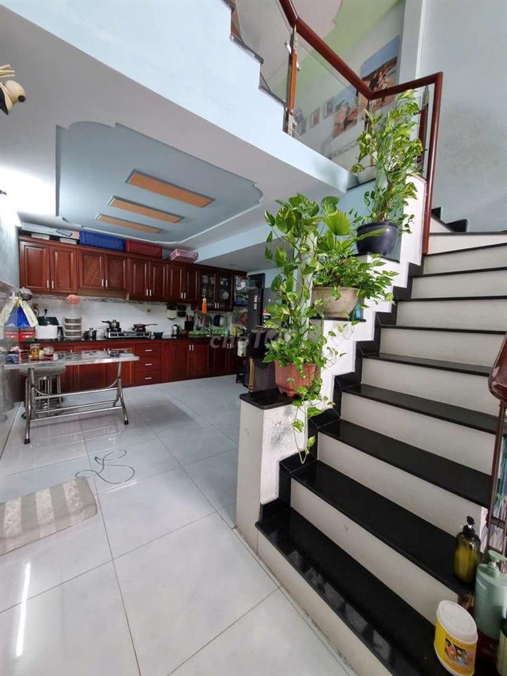 Nhỉnh 4 tỷ xíu Nhà Phố 1 Lửng 1 Lầu 1/ Hẻm nhựa 6m thông TCH 26