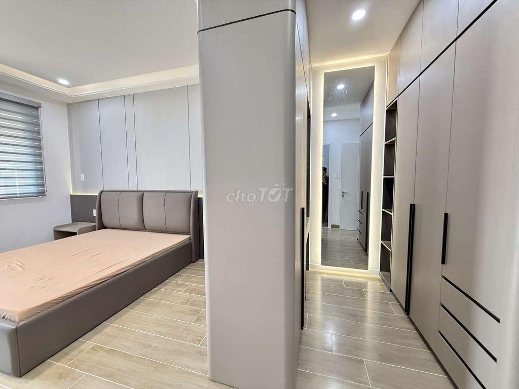 Siêu Phẩm đẹp 4,5m x 20m. 4 Tầng Có Thang Máy Hẻm 8m 1/ Thạnh Xuân 25