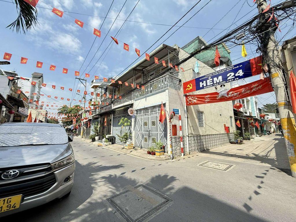 Nhỉnh 4 tỷ Nhà đẹp Full Nội Thất 1/ Hẻm xe hơi Tân Thới Hiệp 09