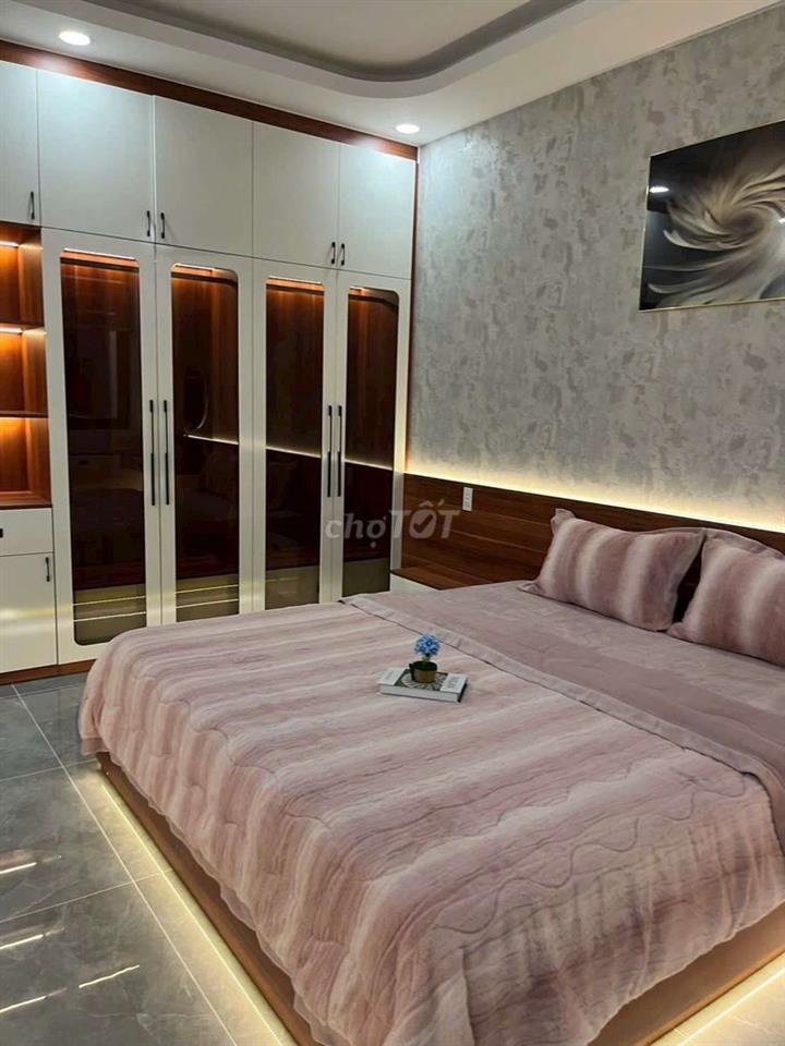 Siêu Phẩm 5 Tầng Có Thang Máy Mặt Tiền kd Đường 12m Tân Chánh Hiệp