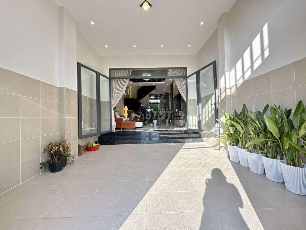 Siêu Phẩm 5m x 22m. 3 Tầng Ô Thang Máy Mặt Tiền Nhánh Thạnh Xuân 25