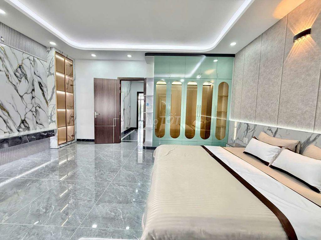 Siêu Phẩm Ngang 5,5m. 5 Lầu Có Thang Máy Khu VIP Hẻm rộng 14m TCH 10