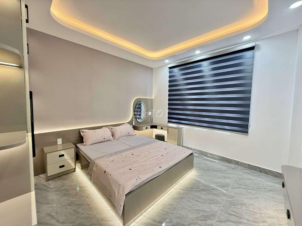 Siêu Phẩm Ngang 7M 4 Tầng Có Thang Máy 1/ Hẻm 8m Thông Thạnh Lộc 37.