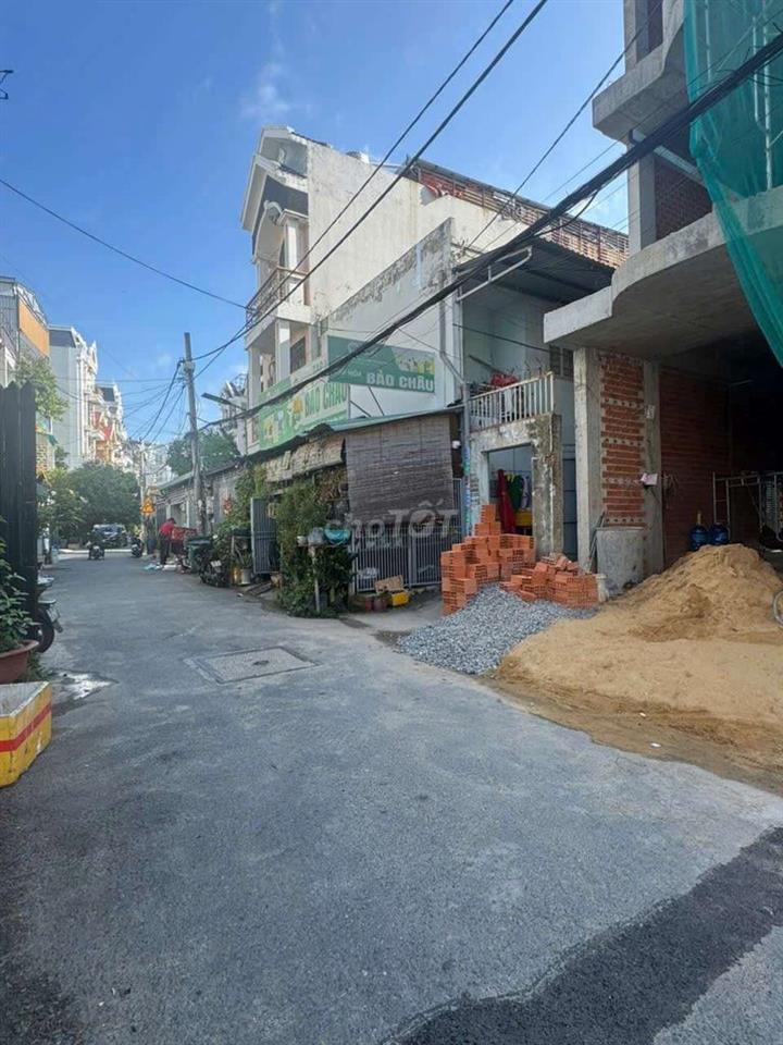 Dãy trọ 8,5m x 28m. MT Nhựa 7m Thông Đường Trần Thị Năm ( TCH 10)