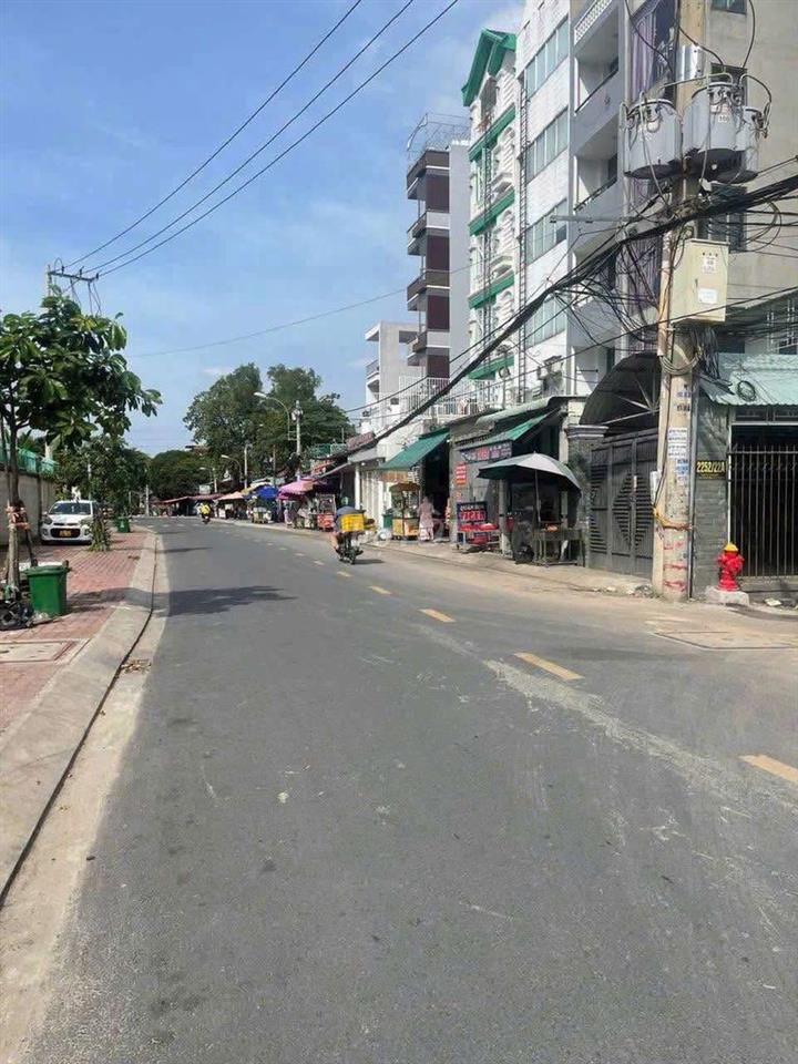 02  lô đất Mặt Tiền Đường 14m Đối Diện Cổng CV Phần Mềm Quang Trung 