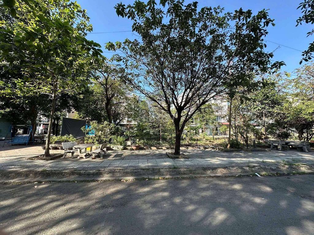 Lô đất đẹo 5m x 20m. View Công Viên Khu biệt Thự Phú Nhuận 