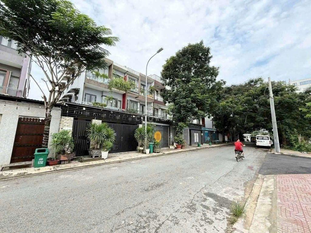 Lô đất đẹp 5m x 25m. MT trục chính Khu biệt Thự Hà Đô Lê Thị Riêng