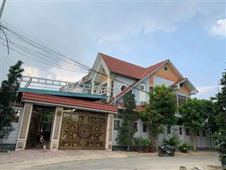 Biệt thự sân vườn hơn 500m2 3 Tầng. Ngang 30m Khu Biệt Thự  Phú Nhuận