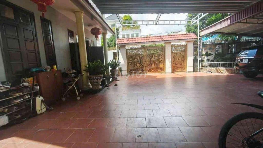Biệt thự sân vườn hơn 500m2 3 Tầng. Ngang 30m Khu Biệt Thự  Phú Nhuận