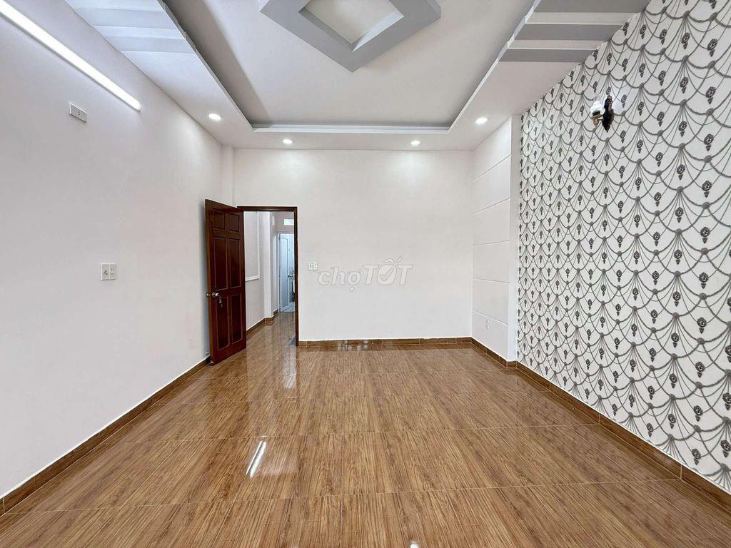 Nhỉnh 5 tỷ Xíu Nhà Phố 3 Tầng Nở hậu 4,5m x 15m. Hiệp Thành 13