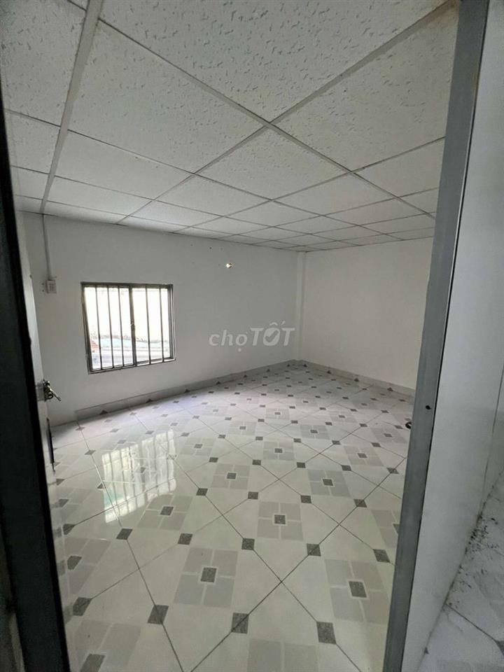 Nhà SHr 5m x 17m. Hẻm nhựa 12m thông Khu VIP Đ. Hiệp Thành 45.