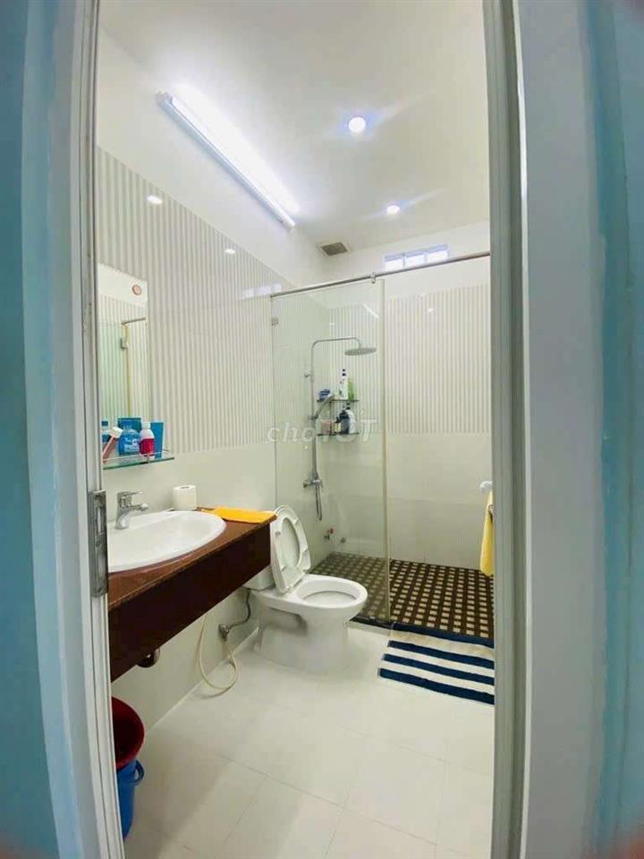 Nhà phố 3 tầng 5m x 20m. Mặt tiền Đường Nhựa Thới An 19A