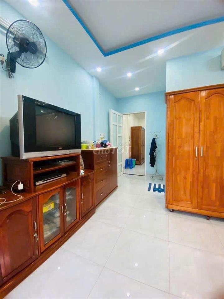 Nhà phố 3 tầng 5m x 20m. Mặt tiền Đường Nhựa Thới An 19A