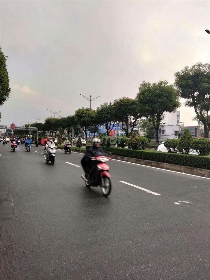 Nhà SHR 200m2 Ngang 12m Mặt Tiền Đông Hưng Thuận 05. Có GPXD Hầm 7 Lầu