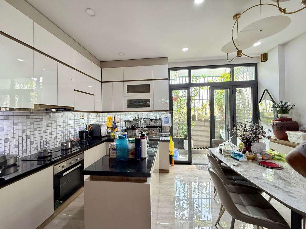 Siêu Phẩm 5m x 17m. Xây bán hầm 3 Lầu 1/ Hiệp Thành 35. Ngay Bia Tiger