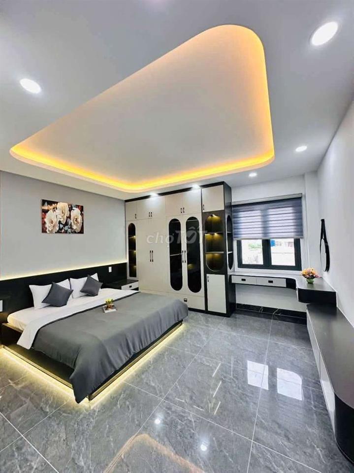 Siêu Phẩm 4,5m x 25m. 4 Tầng Thang Máy Mặt Tiền nhánh Đ. Tô Ngọc Vân
