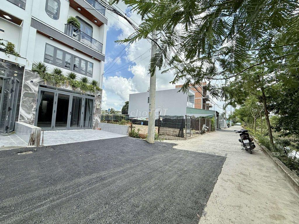 Nhà Phố 4,5m x 16m. 4 Tầng Mặt tiền Nhánh Thạnh Xuân 25. ( Cống Hộp 3)