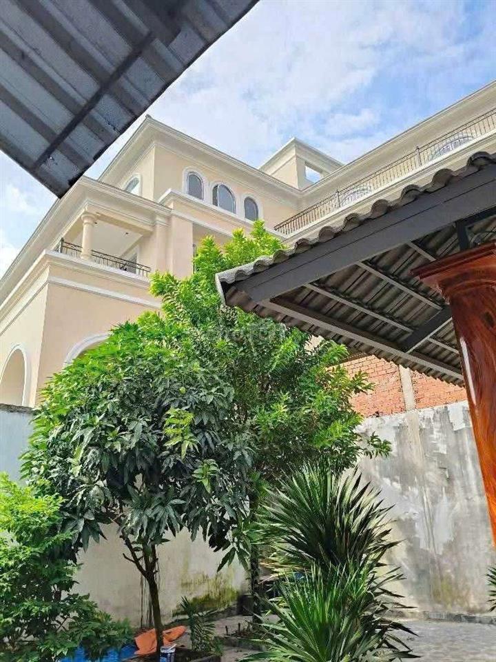 Nhà SHR 11,2m x 22m. hẻm thông 6M 1/ Lê Văn Khương