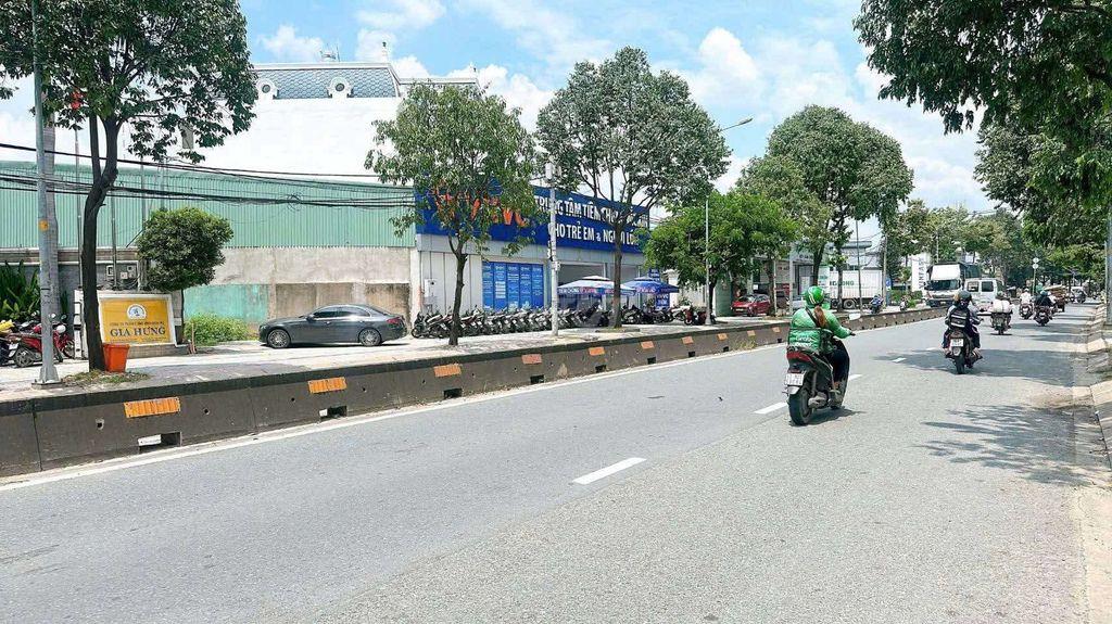 Nhà SHR 120m2 Góc 2 Mặt Tiền Đường Lê Thị Riêng. đoạn Gần VNVC