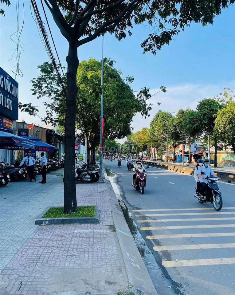 Nhà SHR 120m2 Góc 2 Mặt Tiền Đường Lê Thị Riêng. đoạn Gần VNVC