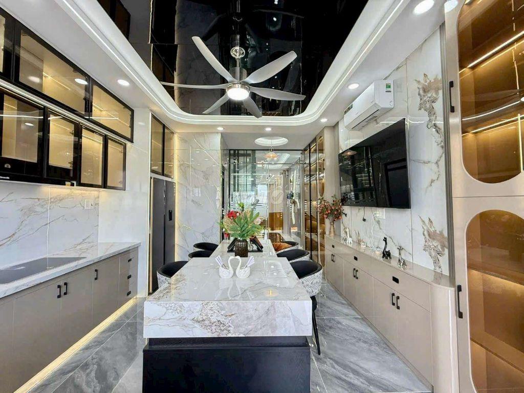 Siêu Phẩm 6 Tầng Thang Máy 8PN Mặt Tiền Đông Hưng Thuận 22 - N.V. Quá