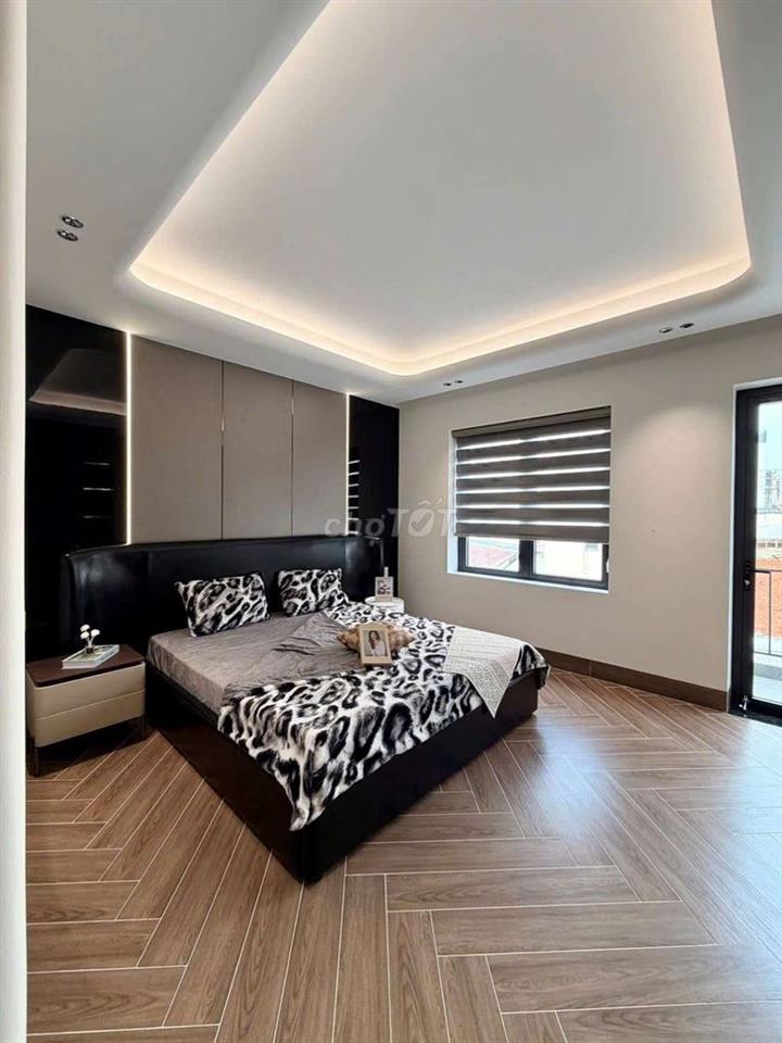Siêu Phẩm 4,3m x 24m. 5 Tầng Thang Máy Mặt Tiền Đường Tân Chánh Hiệp 7