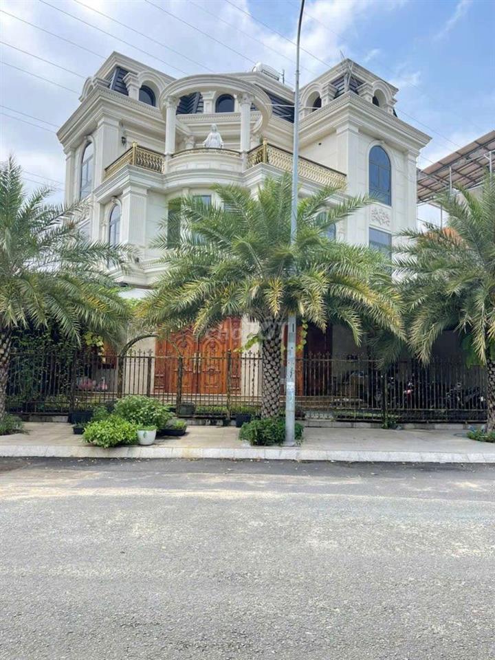 Biệt Thự 4 Tầng Thang Máy Góc 2MT view Sông Vàm Thuật. KDC Phú Nhuận