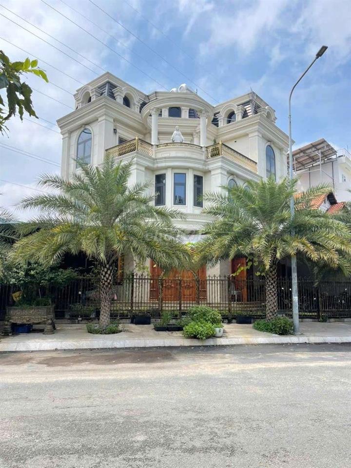 Biệt Thự 4 Tầng Thang Máy Góc 2MT view Sông Vàm Thuật. KDC Phú Nhuận
