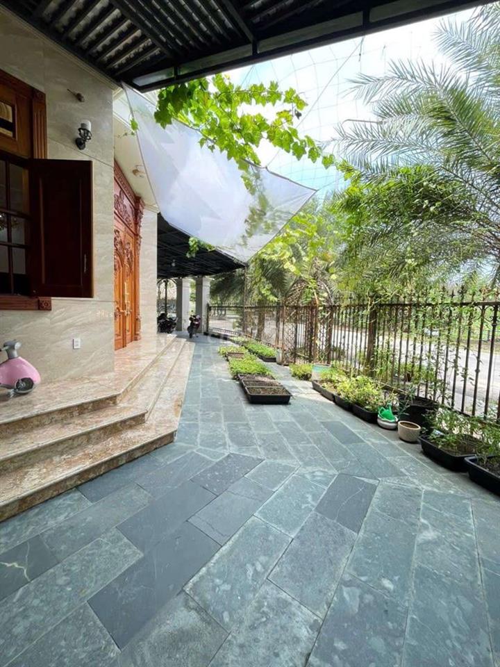 Biệt Thự 4 Tầng Thang Máy Góc 2MT view Sông Vàm Thuật. KDC Phú Nhuận