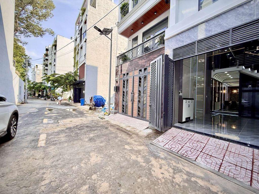 Nhà Phố 4 tầng Thang Máy Hẻm nhựa 8M Đ. Huỳnh Thị Hai Khu đồng bộ