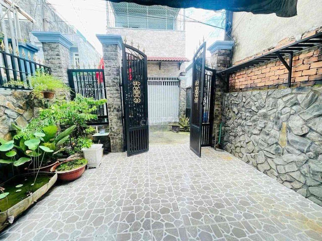 BÁN GẤP NHÀ 1 Trệt 1 Lầu Diện tích đẹp HẺM BA GÁC