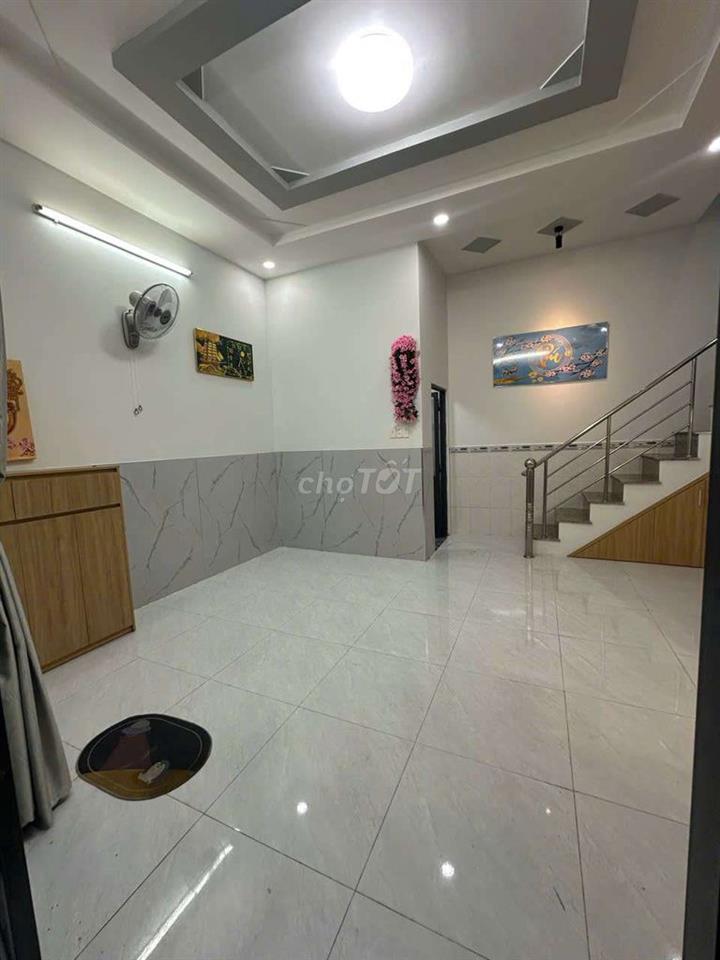 Nhà chợ Hiệp Thành. Đúc BTCT 1 lầu, 2PN2WC. Dt đất 33m2. chính chủ