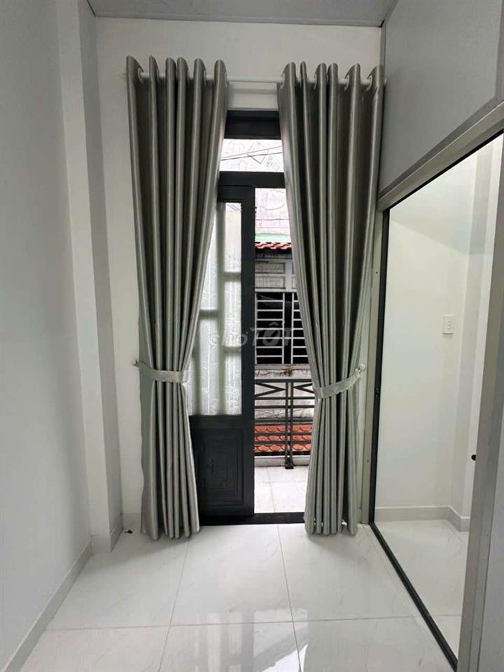 Nhà chợ Hiệp Thành. Đúc BTCT 1 lầu, 2PN2WC. Dt đất 33m2. chính chủ