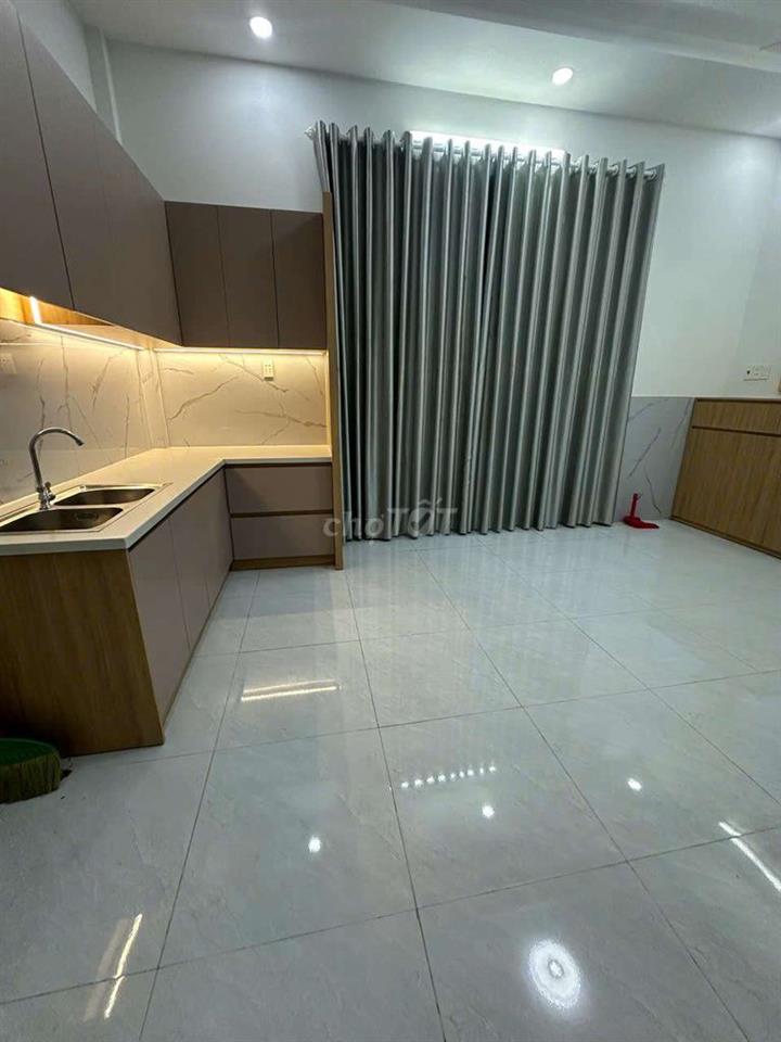 Nhà chợ Hiệp Thành. Đúc BTCT 1 lầu, 2PN2WC. Dt đất 33m2. chính chủ