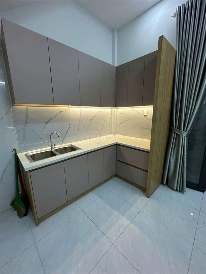 Nhà chợ Hiệp Thành. Đúc BTCT 1 lầu, 2PN2WC. Dt đất 33m2. chính chủ