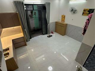 Nhà chợ Hiệp Thành. Đúc BTCT 1 lầu, 2PN2WC. Dt đất 33m2. chính chủ