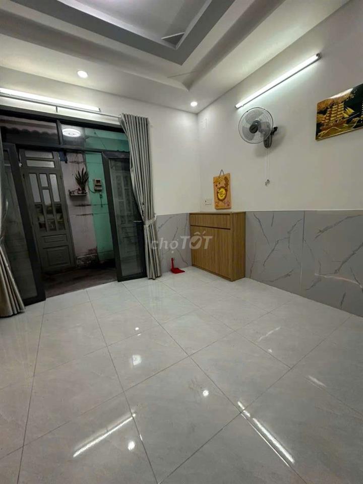 Nhà chợ Hiệp Thành. Đúc BTCT 1 lầu, 2PN2WC. Dt đất 33m2. chính chủ