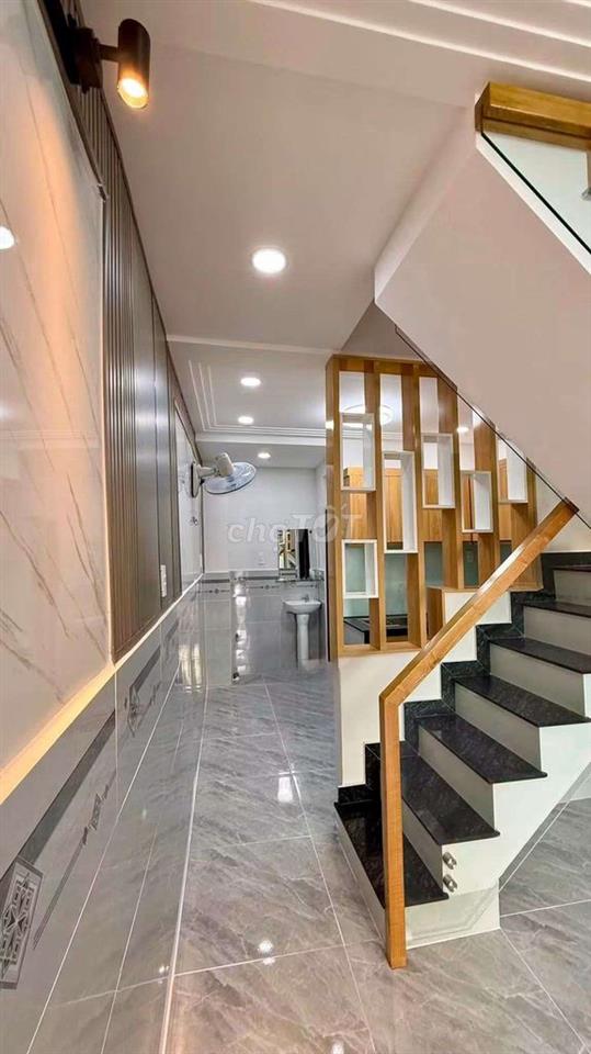 Bán Nhà mới 28,8m2 tổng DTSD 58m2. 1 Lầu 2PN2WC. Metro Q12