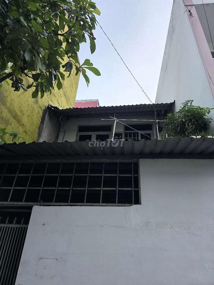 BÁN NHÀ SAU LƯNG CĂN MẶT TIỀN