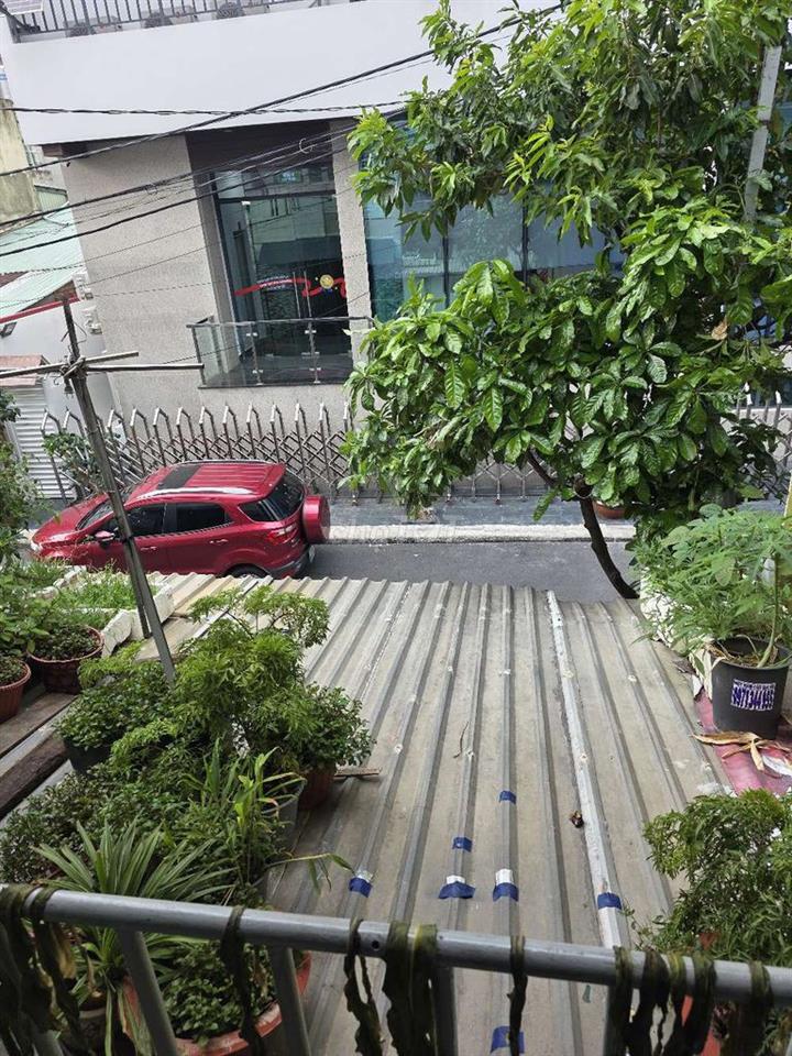 BÁN NHÀ SAU LƯNG CĂN MẶT TIỀN