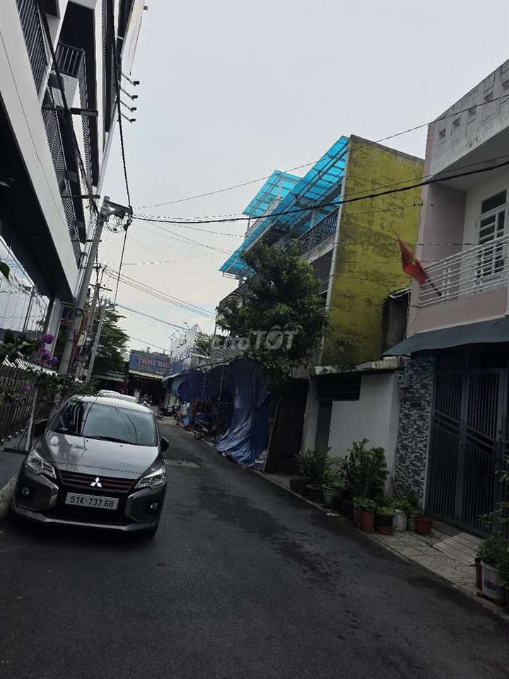 BÂN NHÀ HÀ HUY GIÁP