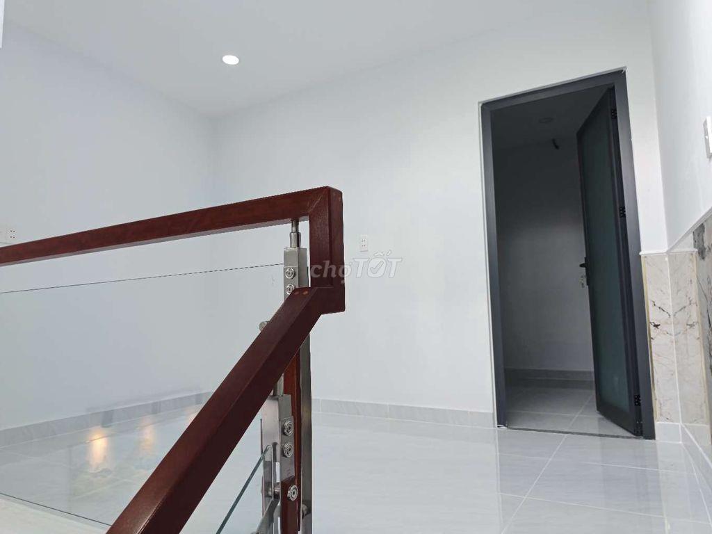 Bán đúc lửng 2/ngắn đường HT 43 P.Tân Thới Hiệp Quận 12 TP.HCM.