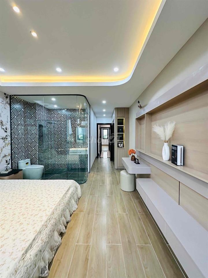 nhà vị trí đẹp 4 x 22 có thang máy, phòng ngủ master cao cấp