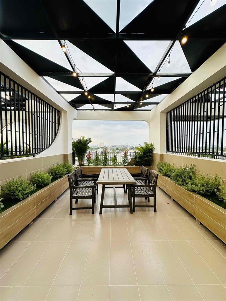 nhà vị trí đẹp 4 x 22 có thang máy, phòng ngủ master cao cấp