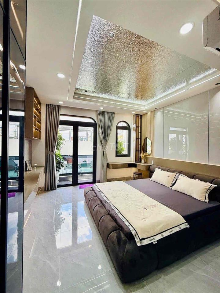 chính chủ bán nhà có thang máy quận 12